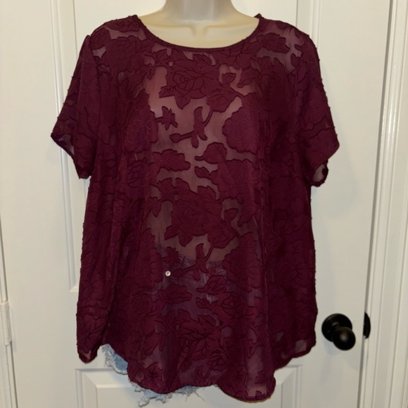 Torrid Red Blouse Short Sleeve Relaxed Fit - Picture 1 of 3